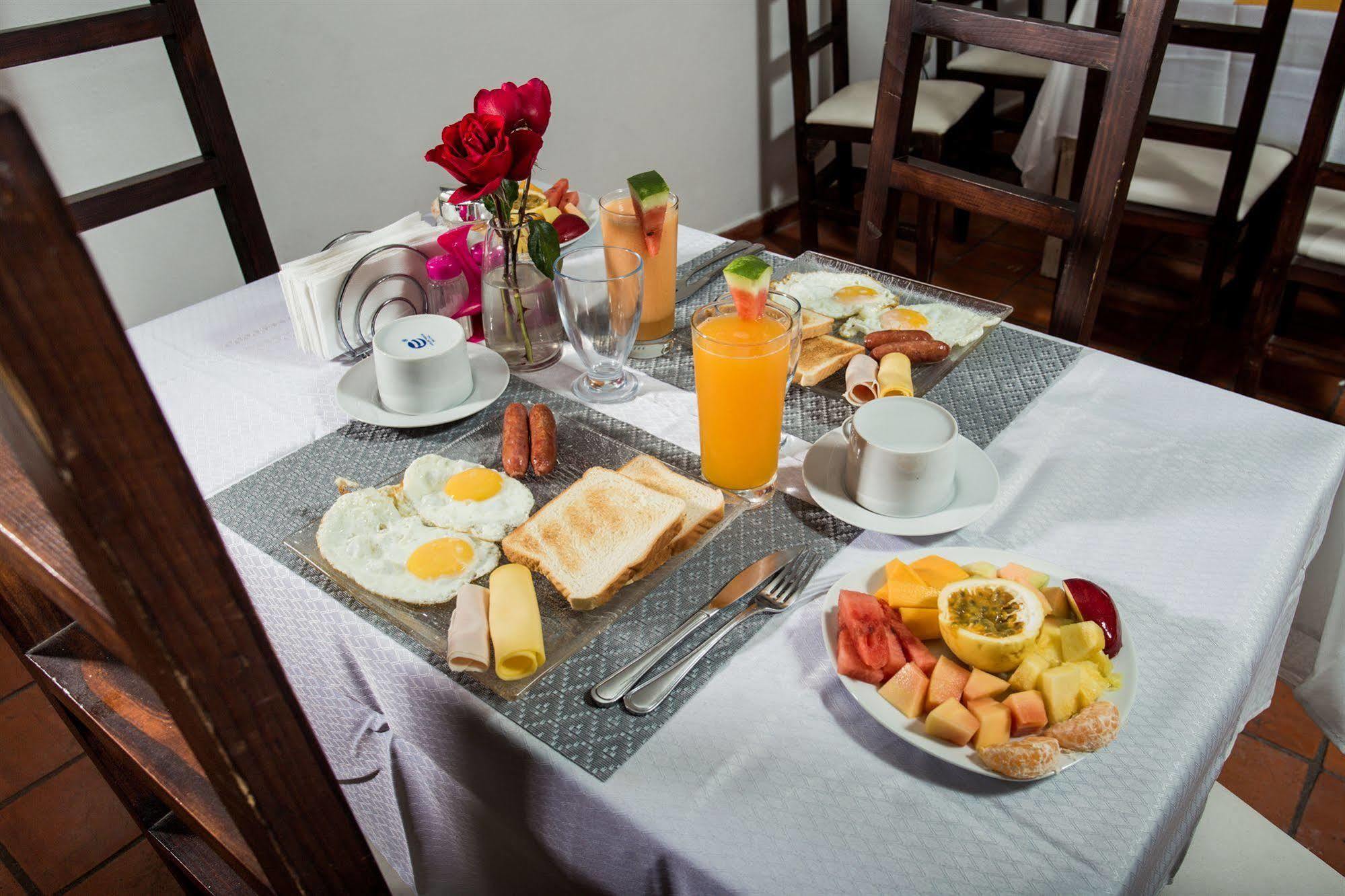 Hotel Portes 9 Санто-Доминго Экстерьер фото